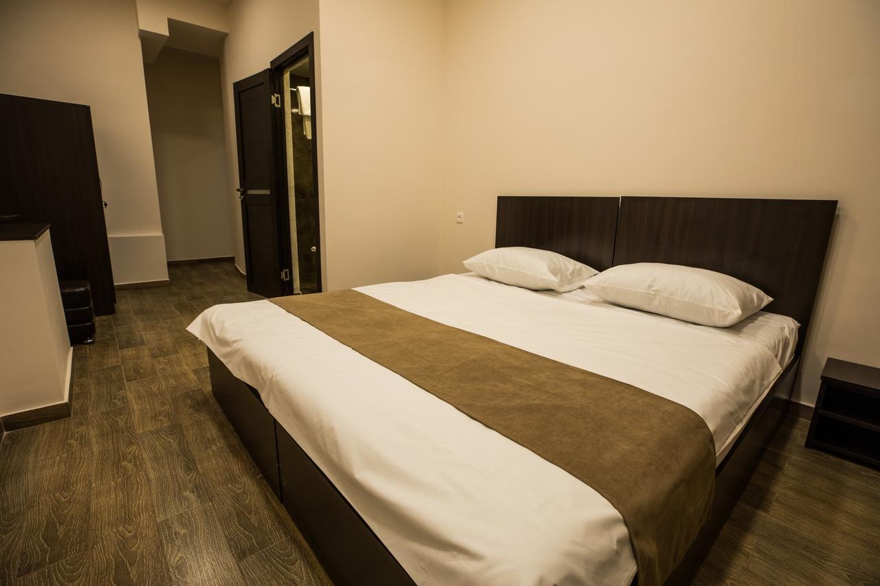 يريفان 5 Rooms Mini-Hotel & Tours المظهر الخارجي الصورة